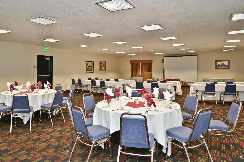 Ramada By Wyndham Kent Seattle Area Exterior foto