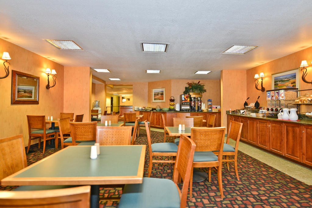 Ramada By Wyndham Kent Seattle Area Exterior foto